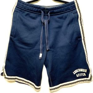 Abercrombie & Fitch (A&F) Laidback loose shorts